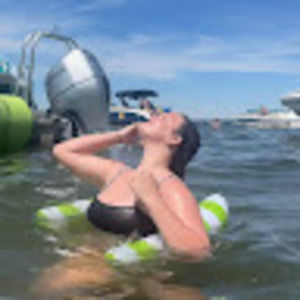 Meet your Posher, Bella